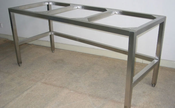 600424 Three Barrel Table Frame